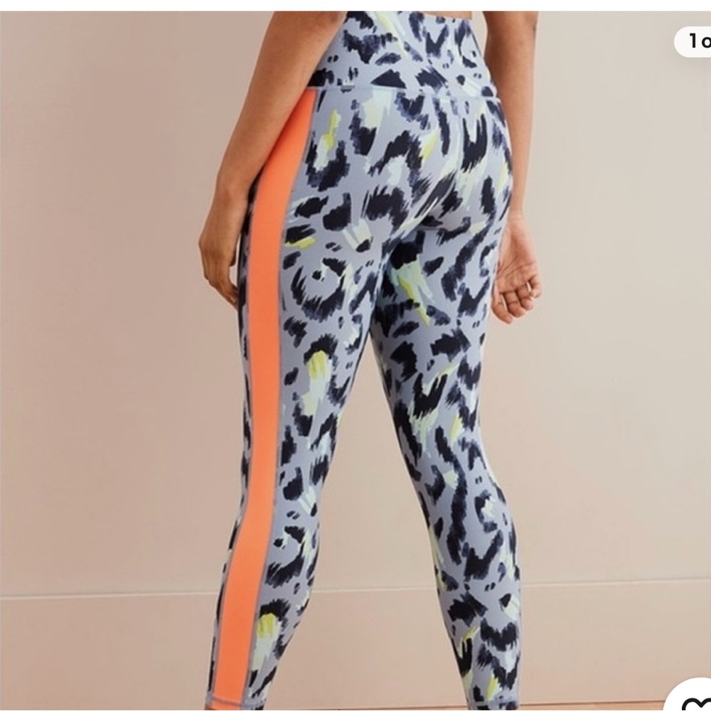 Aerie Chill Play Move Pattern Blue Leggings with Pink Striped with navy smudges